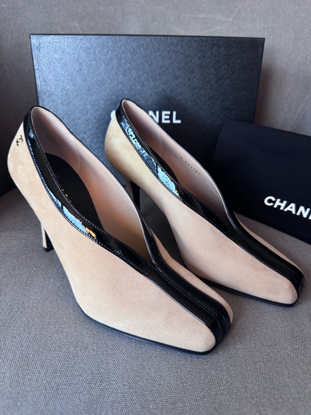CHANEL Beige Suede Pumps with Black Patent Trim. Matthieu Blazy collection!